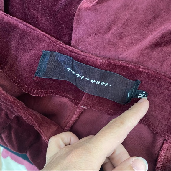 Code X Mode Burgundy red velvet wide leg cropped high waisted zip pants womens M - Picture 9 of 9